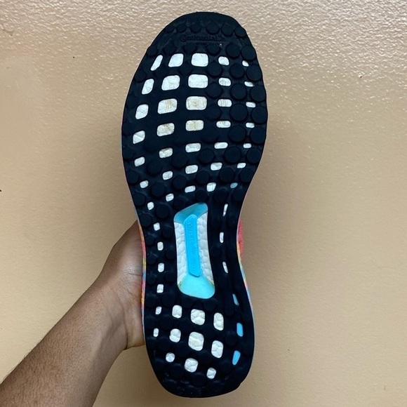 Adidas Ultraboost DNA Climacool “Core Black/Beam Pink/Beam Yellow” GV8758 - Picture 15 of 16